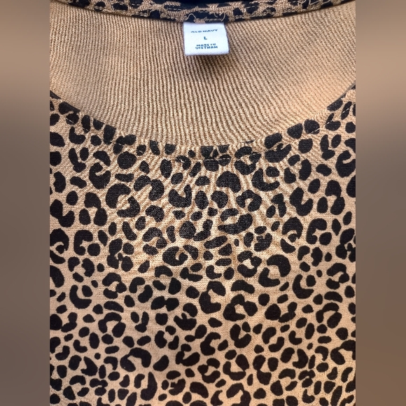 Old Navy size lg animal printed dress with attached belt - Picture 9 of 9
